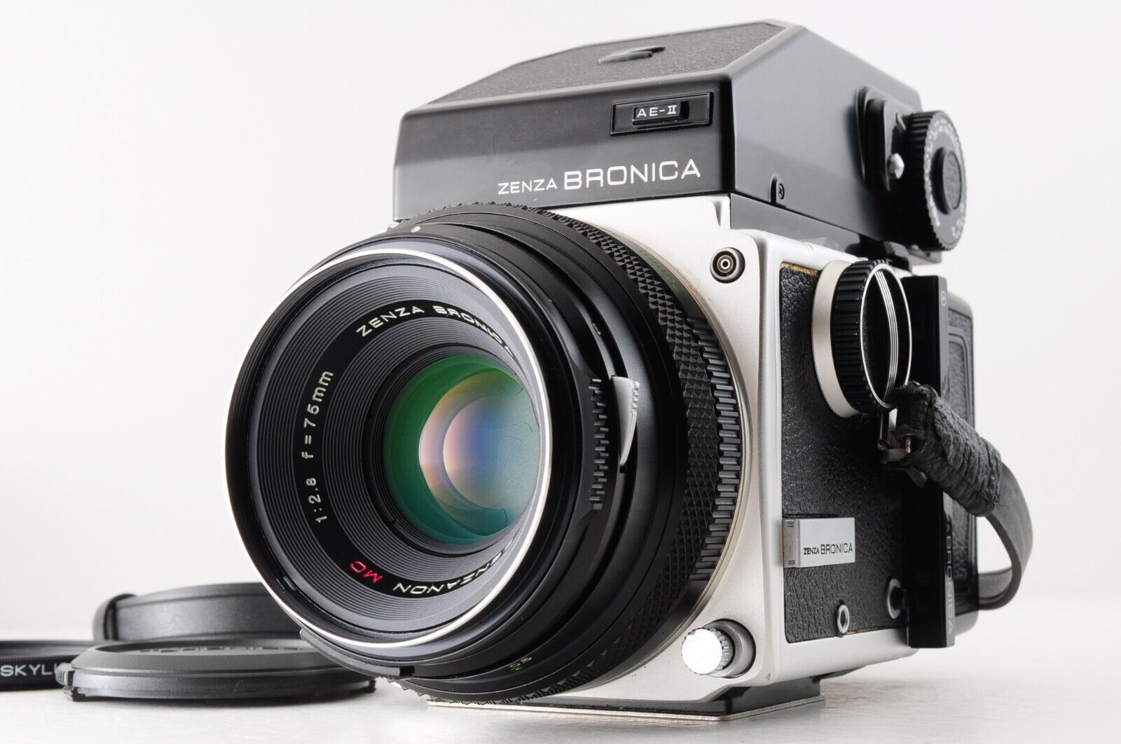 ZENZA BRONICA – ALL FOR ONE CAMERA